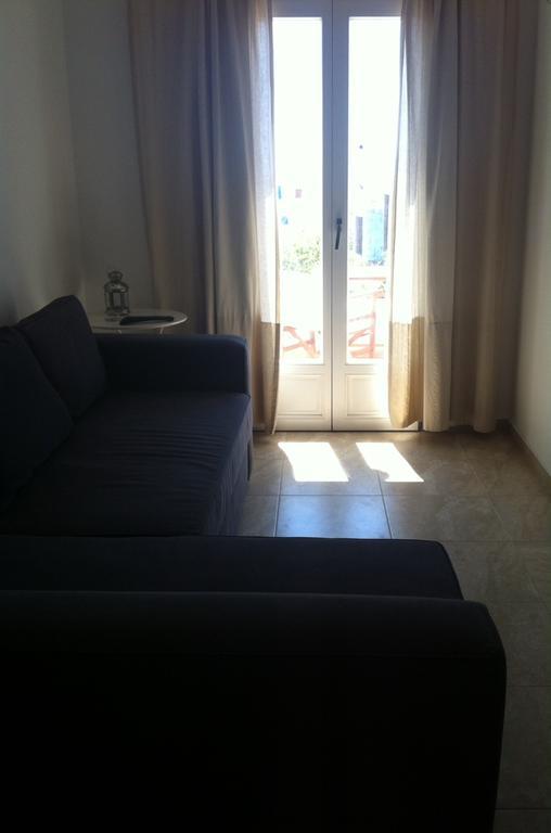 Gaia Serifos Apartments Rámos Room photo